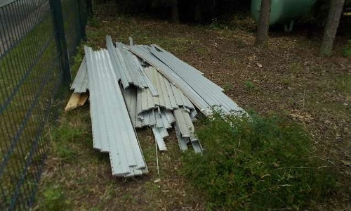 Diese Rolladen wurden einfach in der Alten Heerstraße abgeladen. Foto: Polizei