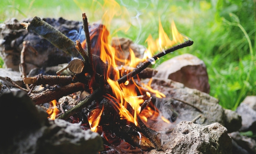 Viele Materialien, wie ein Feuermach-Set, könnten in im erlebnispädagogischen Mobil untergebracht werden. Foto: pixabay