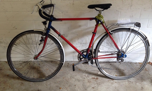 Das Rennrad wurde vermutlich am 20. März vor dem Edeka-Markt in Gamsen gestohlen. Foto: Polizeiinspektion Gifhorn