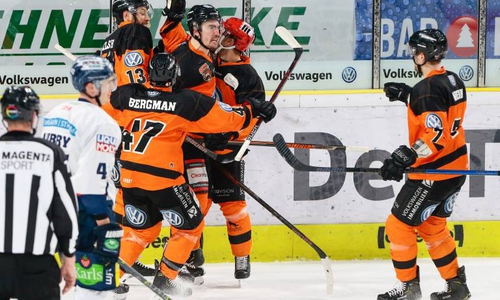 Spencer Machacek traf 73 Sekunden vor der Schlusssirene zum Sieg für die Grizzlys Wolfsburg. Foto: imago/Jan Huebner