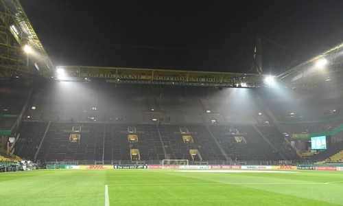 Leere Südtribüne im Spiel gegen Wolfsburg. Foto: imago