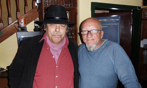 Musiker Ret Langmeier und Wirt Robert Glowacki freuen sich auf viele Gäste beim Konzert im Alt Wolfenbüttel. Foto: privat