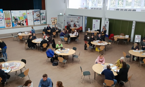 Erfolgsversprechende Gespräche bei der Arbeitsmarktbörse in Wittingen. Fotos: Agentur für Arbeit Helmstedt