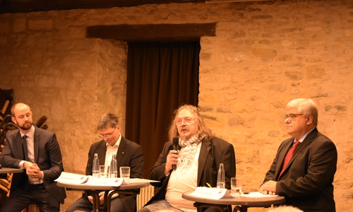 Die Kandidaten und Moderatoren während des DGB-Wählerforums in Schöningen. Von links nach rechts: Malte Schneider, Michael Kleber, Michael Franke, Markus Sobotta. Foto: Niklas Eppert