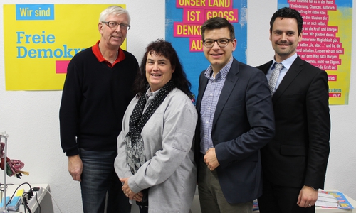 Von links: Rudolf Ordon, Christiane Hunke, Björn Försterling und Pierre Balder wollen im kommenden Jahr für die FDP in den Stadtrat einziehen. Foto: Privat