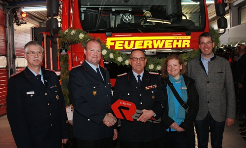 v.l.n.r: Uwe Fricke (Kreisbrandmeister), Wolfram Traeger (stellv. Ortsbrandmeister), Christian Hellmeier (Stadtbrandmeister), Manuela Götze (Polizeidirektion Braunschweig), Oberbürgermeister Dr. Oliver Junk. Foto: Stadt Goslar