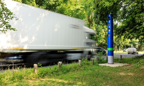 Bei dieser Säule handelt es sich um ein Maut-Kontrollsystem. Produktfoto: Toll Collect GmbH