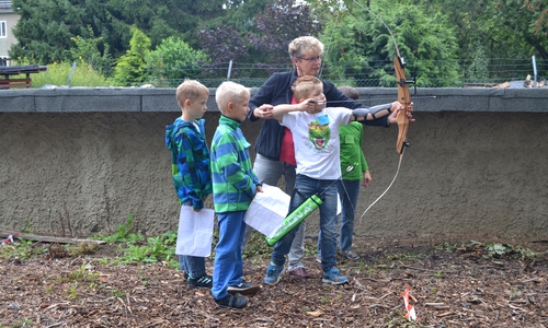 Zum zweiten Mal hat der Schützenverein an der Ferienpassaktion der Gemeinde Cremlingen teilgenommen und für Spiel und Spaß gesorgt. Hier: Bogenschießen Foto: Privat 
