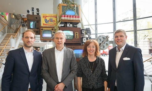 Jens Hofschröer (Geschäftsführer der WMG), Kai-Uwe Hirschheide (Stadtbaurat der Stadt Wolfsburg), Gabriele Schulze (marketing4results), Christoph Kaufmann (Abteilungsleiter Tourismusvertrieb der WMG) (v. li.). Foto: WMG