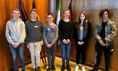 Der neu gewählte Stadtschülerrat: 1. Sprecher Maurice Hecker (v.l.), 2. Sprecher Nils Krutzinna sowie die Beisitzer Vito Brullo, Joel Hannemann, Henriette Jochens und Kevin Seidewitz.