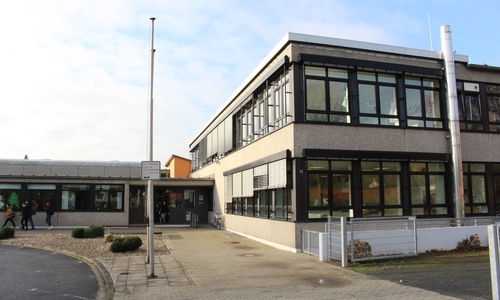 Die CDU-Fraktion schlägt vor, die Regionalstelle in der Schule am Teichgarten einzurichten. Foto: Archiv