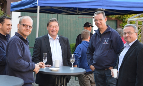 Ortsbrandmeister Tobias Breske, Bundestagsabgeordneter Uwe Lagosky, Gemeindebrandmeister Marcus Peters und der Vorsitzende des CDU-Gemeindeverbandes Michael Hartig. Foto: privat