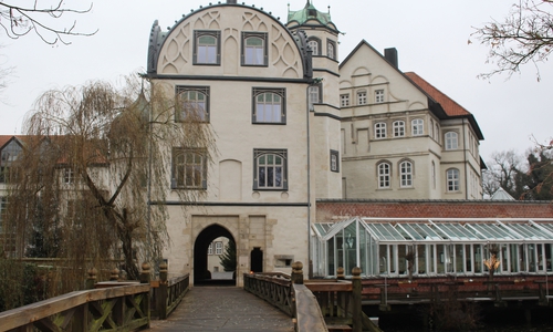 Am morgigen Dienstag findet um 15 Uhr die jährliche Verbandsversammlung des Volksbundes Deutsche Kriegsgräberfürsorge Kreisverband Gifhorn im Rittersaal des Gifhorner Schlosses statt. Symbolfoto: Archiv