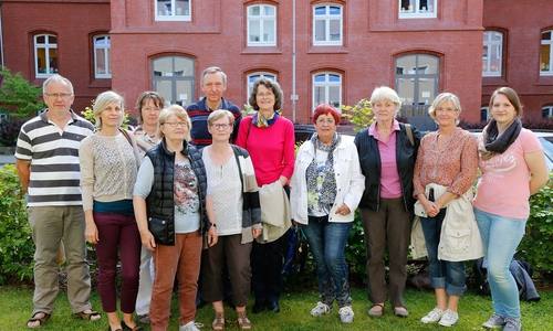 Beim jüngsten Termin stand für die „Großeltern auf Zeit“ ein Besuch im Familienzentrum Karlstraße, in der Grundschule Karlstraße und in der IGS Wallstraße sowie beim Kinderschutzbund auf dem Programm. Foto: Stadt Wolfenbüttel

 