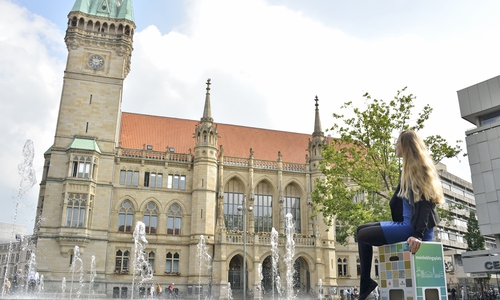 Mobile Sitzhocker ermöglichen den Besucherinnen und Besuchern der Innenstadt bei der Aktion meinlieblingsplatz, ihre Lieblingsplätze in der Löwenstadt zu genießen und neue zu entdecken.
Foto: Braunschweig Stadtmarketing GmbH