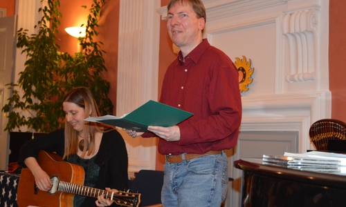 Gudrun Peter, Multiinstrumentalistin und Märchenerzählerin mit Volker Wendt, Schriftsteller, Dichter und mehrfacher Preisträger für Lyrik und Dichtkunst. Foto: Richert