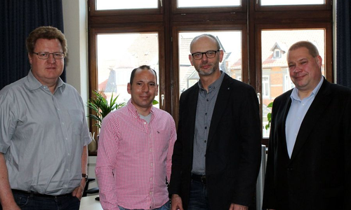 Setzen sich für Inklusion am Arbeitsplatz ein: Jörg Stielau (Fachbereichsleiter Personal- und Verwaltungsservice), Can Flechtner (Personalratsvorsitzender), Christof Wirth (Vertrauensmann der schwerbehinderten Menschen) und Bürgermeister Wittich Schobert. Foto: Stadt Helmstedt