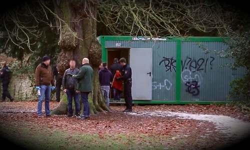 Drogen-Razzia in Goslar fördert auch Waffen zu Tage. Foto: Nino Milizia