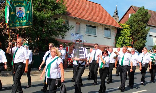 Festumzug in Roklum. Foto: Bernd-Uwe Meyer