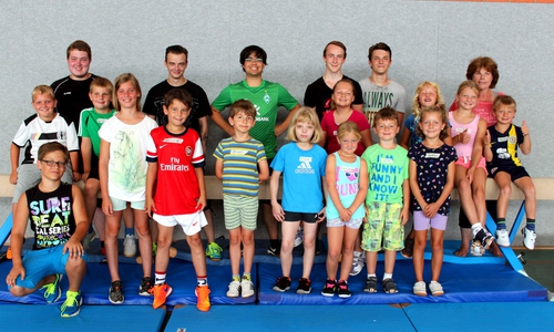 Betreuer und Kinder der ersten Gruppe.  Foto: privat
