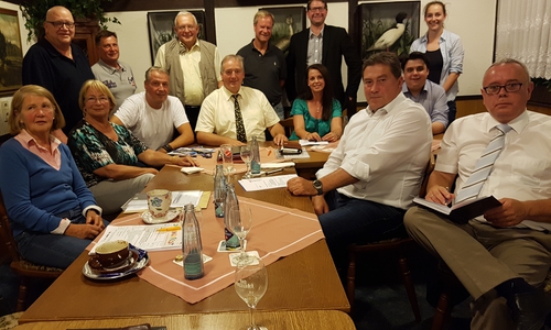 Der CDU-Kreisvorstad mit dem Kreisvorsitzenden Frank Oesterhelweg, MdL, (Mitte) sowie dem Kreistagsfraktionsvorsitzenden Uwe Lagosky, MdB. Foto: Privat