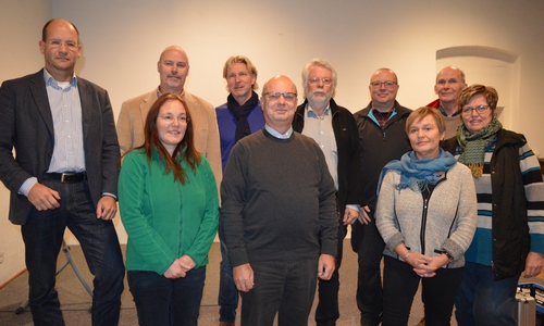 Der Rat der Gemeinde Erkerode für die Wahlperiode 2016-2021 mit Bürgermeister 
Dr. Heinrich Füchtjohann (2. Reihe, 4. von links). Foto: Margit Richert