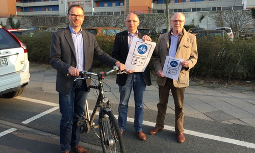Jens Thurow, Frank Roth und Günter Kirsch fordern die Fahrradstraße. Foto: CDU