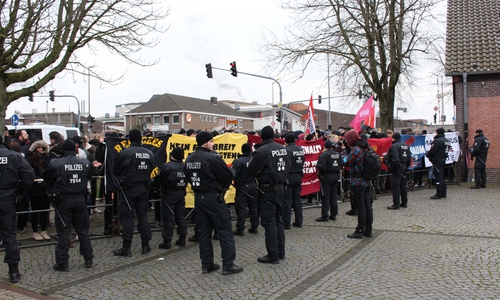 Die Polizei trennte die Demonstranten. Fotos/Video: Sandra Zecchino