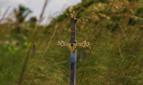 Der überfallene Juwelier wehrte sich mit einem Schwert. Symbolfoto: Pixabay