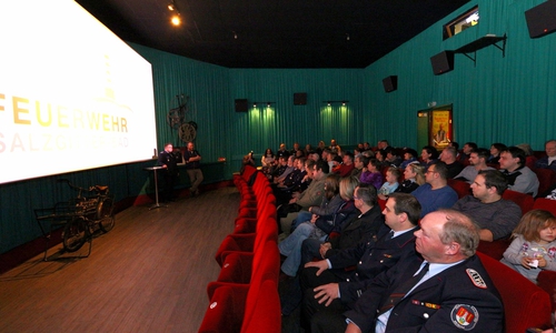 Spannung vor dem Film. Foto: Rudolf Karliczek. 