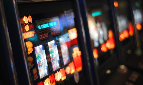 Aus Spielautomaten lässt sich offenbar viel Geld erbeuten (Symbolbild).