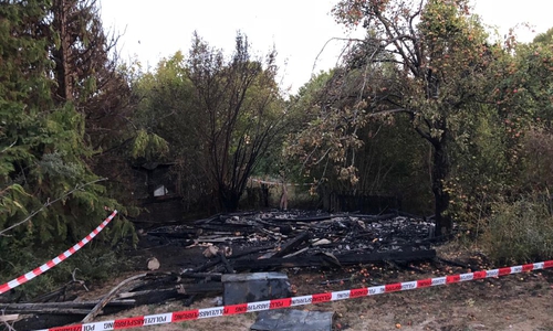 Von der Gartenlaube blieb nicht viel übrig. Foto: Feuerwehr Königslutter