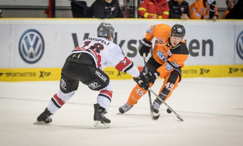 Viele Zweikämpfe durchzogen das Spiel. Foto: Jan F. Helbig/Presseblen.de