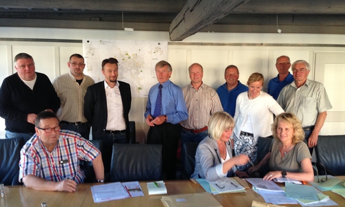 Die CDU-Stadtratsfraktion sprach über wichtige Baufragen in der Stadt. Als Gast konnte Bauamtsleiter Ivica Lukanic (stehend, 3. v.l.) begrüßt werden.
Foto: Privat