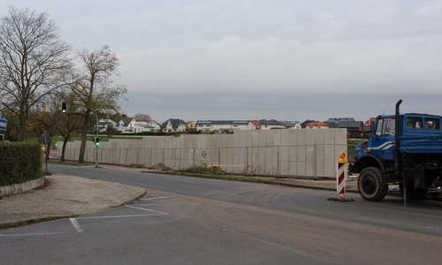 Die Lärmschutzwand in Ehmen bewegt die Bürger. Archivfoto: Sandra Zecchino