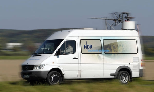 Via Ü-Wagen gehen die Berichte direkt ins Programm. Foto: NDR 