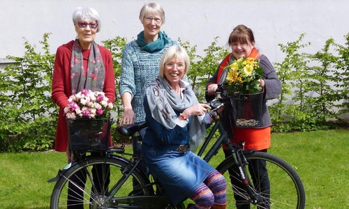 Der Verein Jahreszeiten wählte einen neuen Vorstand. Heide Wilkens, Elisabeth Woltmann, Gisela Schlee, Marita Bartusch (Dora Wegner fehlt) wurden wiedergewählt. Foto: Verein