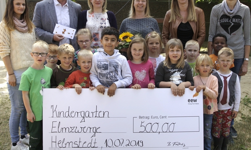 Die EEW GmbH spendet an den Kindergarten in Esbeck. Foto: Stadt Schöningen