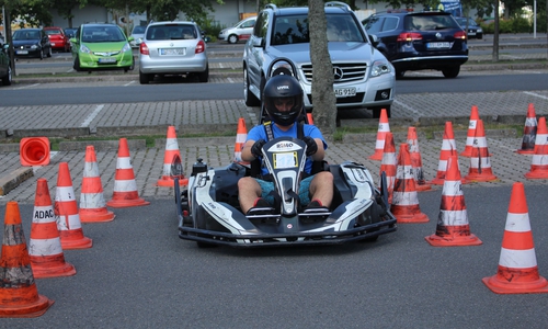 Der ADAC Niedersachsen/Sachsen-Anhalt hat daher ein Kart-Fahrtraining für die Jüngsten entwickelt und macht Station in Gifhorn. Am 29. und 30. Juni 2016, jeweils von 10 bis 16 Uhr, erleben 150 Hortkinder Sport und Spaß auf dem Schützenplatz. Symbolfoto: Jan Borner