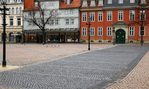 Die CDU spricht sich für ein Parken auf dem Stadtmarkt aus. Foto: Thorsten Raedlein