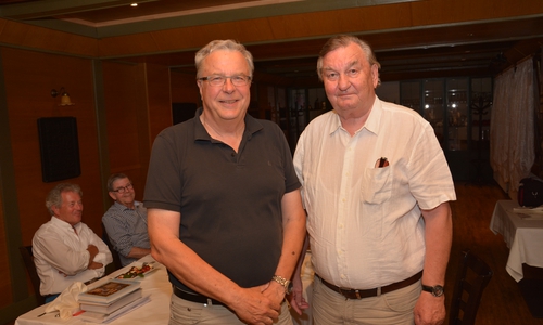 Dieter Kertscher (links) im Gespräch mit Benno Blumenberg, Präsident der Wolfenbütteler Wirtschaftsgespräche. Foto: Wirtschaftsgespräche