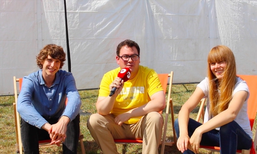 Die deutsche Indiepopband Tonbandgerät im Gespräch mit RegionalHeute.de Redakteur Werner Heise. Video/Foto: Jan Borner