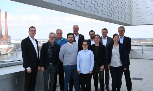 Digitalisierungs-Experten beim Besuch des WNT auf der Dachterrasse. Foto: Stadtwerke Wolfsburg AG