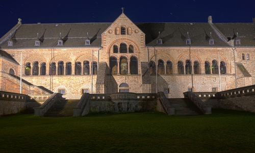 Am 24. März sollen auch an den Wahrzeichen in Goslar für eine Stunde die Lichter ausgehen. So wünscht es sich die Rats-CDU. Symbolfoto: Alec Pein