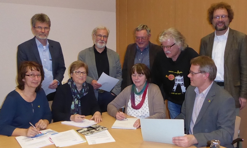 Geschlossenheit zeigten die bisherigen Vertreter der Zivilgesellschaft. Von links - vorn: Heike Wiegel, Petra Wassmann, Christiane Jagau, Udo Dettmann; von links – hinten: Jürgen Wiegel, Hilmar Nagel, Peter Wypich, Manfred Kramer, Andreas Riekeberg Foto: Asse II Koordinationskreis