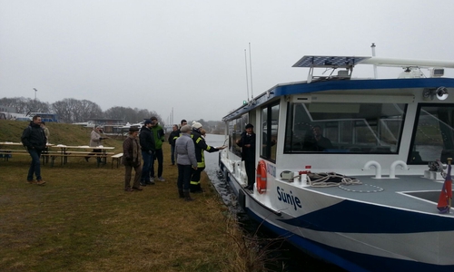Auch die Crew des Autostadt-Bootes wurde mitverpflegt. Foto: Freiwillige Feuerwehr Vorsfelde