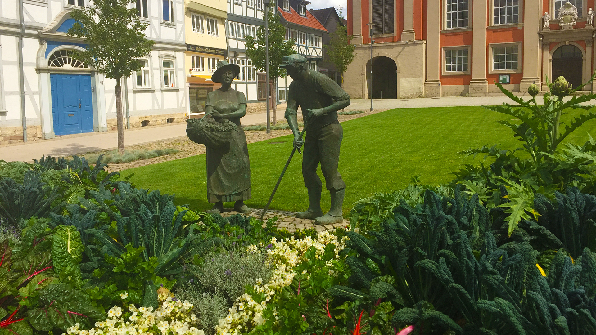 Gärtnerdenkmal am Holzmarkt Ein Gemüsebeet in der Stadt