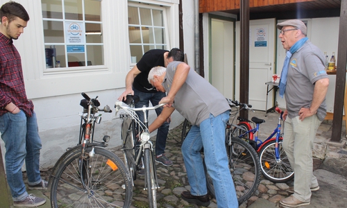 Die neue Fahrrad-Werkstatt lud zum Tag der offenen Tür ein. Foto: Anke Donner