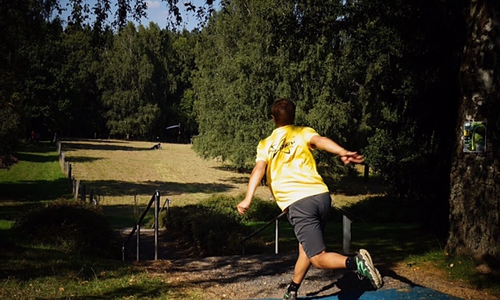 In absoluter Topform präsentierte sich Wolfenbüttels bester Disc-Golfer, Marvin Tetzel, bei den ersten großen Turnieren des Jahres. Foto: 