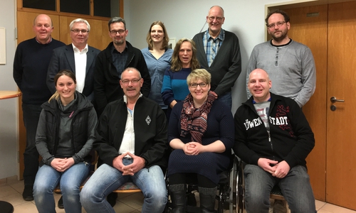 Vorstand und Beirat,
vordere Reihe von links: Alena Kury, Rolf-Peter Ehlers, Britta Brentrop, Daniel Nitz.
Hinter Reihe v. li.: Karl-Friedrich Schaper-Viedt, Bernhard Tammen, Ole Jahnke, Monika Wippich, Claudia Siodla, Jan Schlüter, Dirk Baars. Fotos: Förderverein Dettumer Freibad e.V.